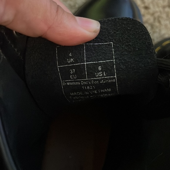 Women’s Size 6 Dr. Marten boots - Picture 6 of 7